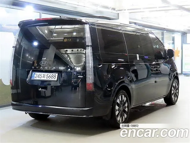 Hyundai Staria Staria 4WD Lounge 9 мест — Фото автомобиля 4
