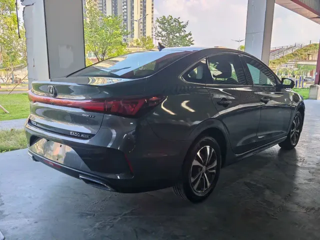 Changan Eado — Фото автомобиля 4