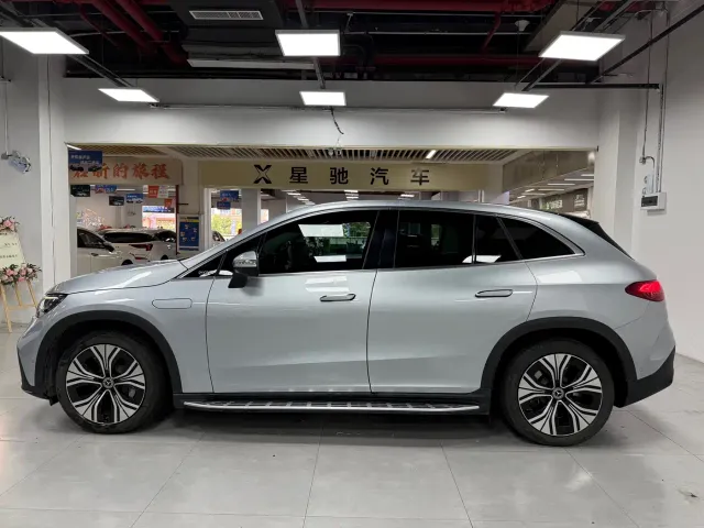 Mercedes-Benz EQE SUV — Фото автомобиля 3