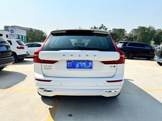 Volvo XC60 — Фото автомобиля 6
