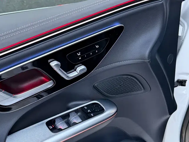 Mercedes-Benz EQE SUV — Фото автомобиля 9