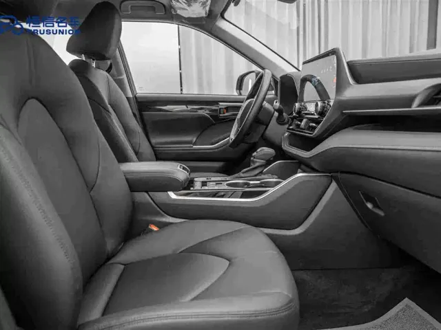 Toyota Highlander — Фото автомобиля 15