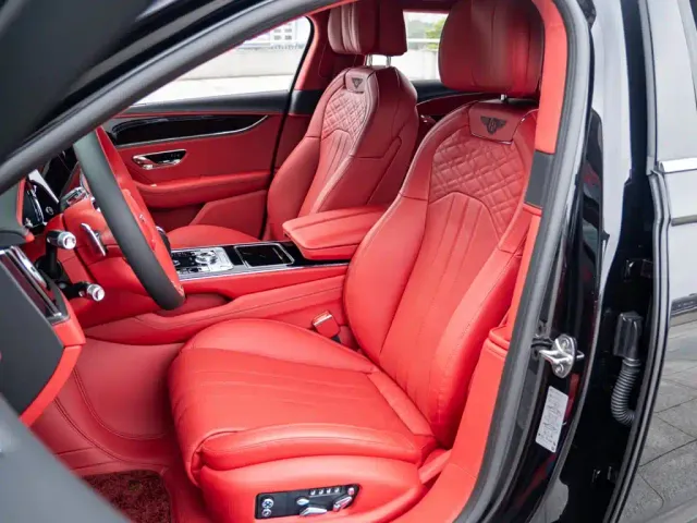 Bentley Flying Spur — Фото автомобиля 8