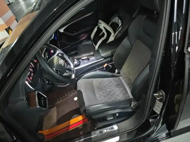 Audi A6L — Фото автомобиля 16