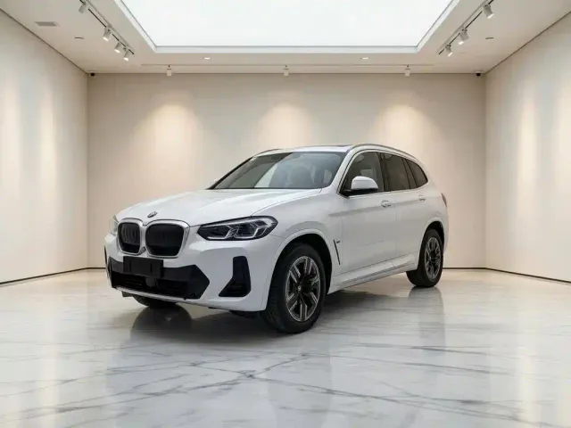 Фотография автомобиля — BMW iX3