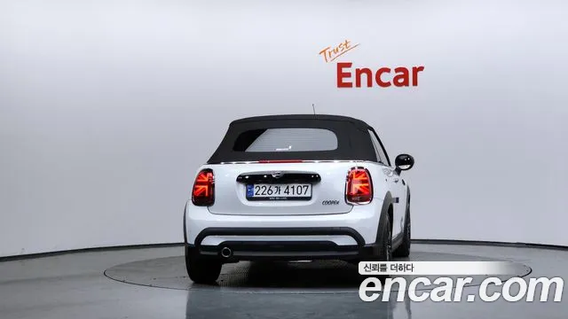 Mini Cooper Convertible — Фото автомобиля 4