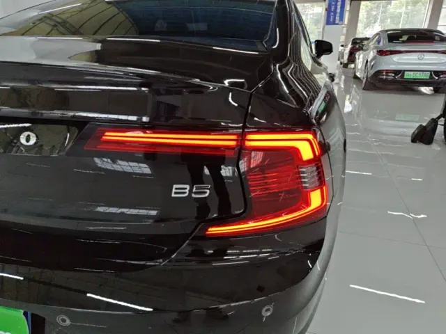 Volvo S90 — Фото автомобиля 7