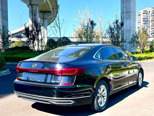 Volkswagen Passat — Фото автомобиля 14