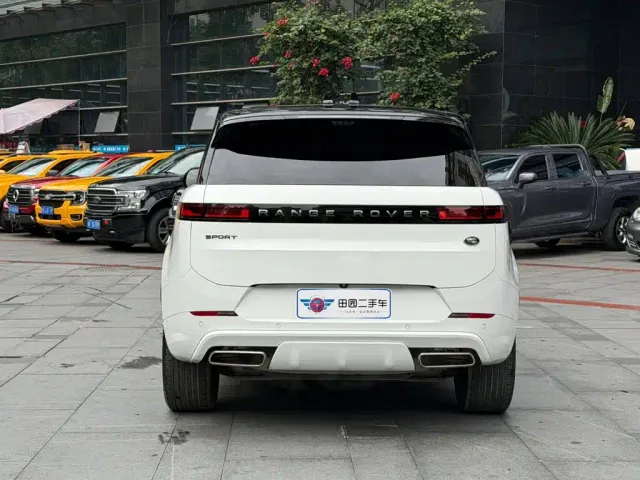 Land Rover Range Rover Sport — Фото автомобиля 5