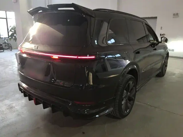 Li Auto L9 — Фото автомобиля 6