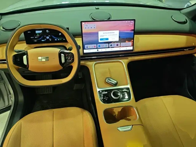 Geely Galaxy Starship 7 EM-i — Фото автомобиля 9