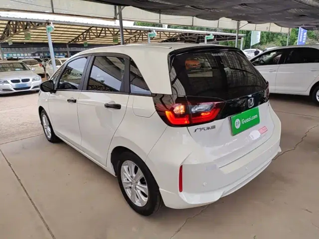 Honda Fit — Фото автомобиля 4