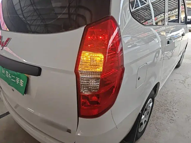 Wuling Hongguang — Фото автомобиля 7