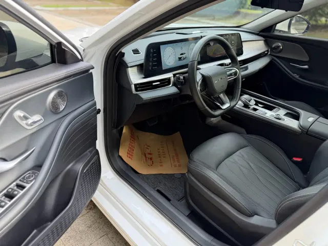 Chery Arrizo 8 — Фото автомобиля 10