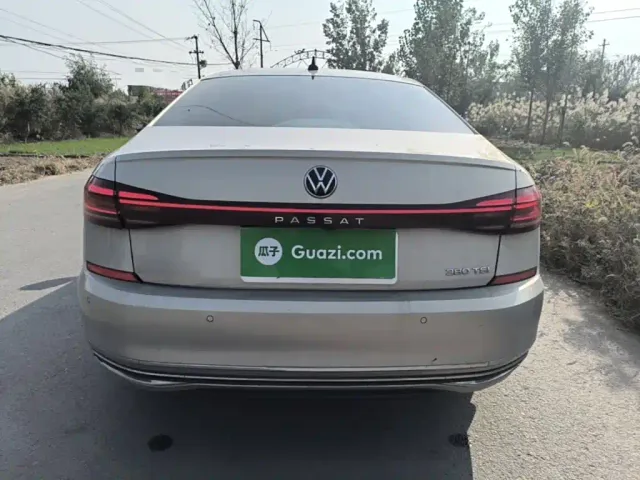 Volkswagen Passat — Фото автомобиля 5