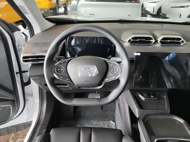 Dongfeng SKY EV01 — Фото автомобиля 10