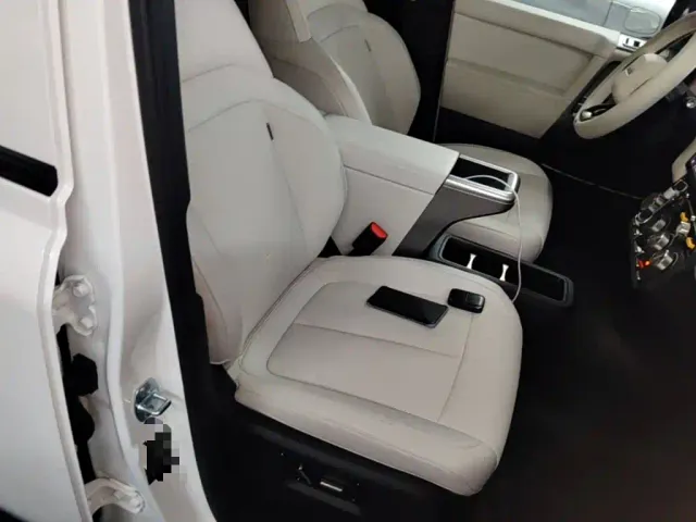 iCAR V23 — Фото автомобиля 24
