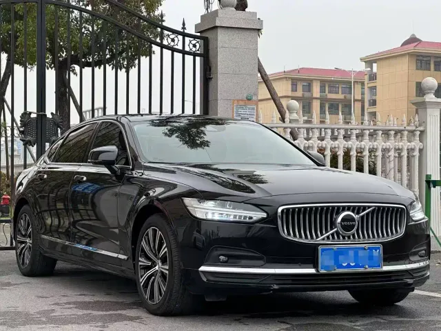 Volvo S90 — Фото автомобиля 3