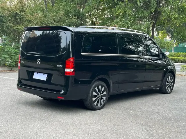 Mercedes-Benz Vito 2023 2.0T Elite 7-Seater — Фото автомобиля 6