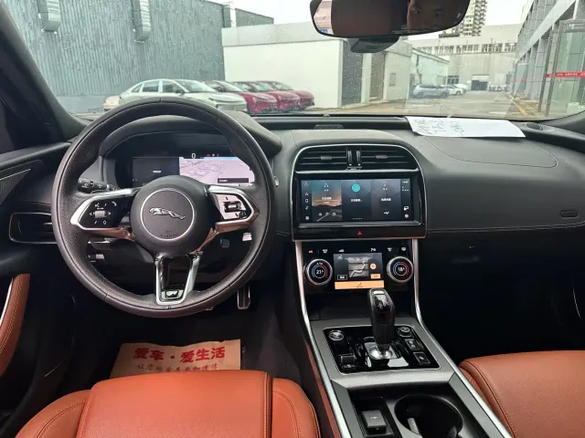 Jaguar XEL — Фото автомобиля 7