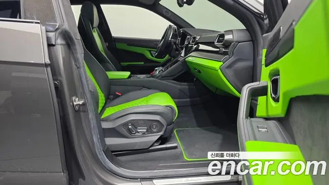 Lamborghini Urus — Фото автомобиля 11