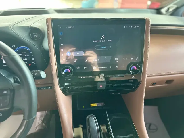 Toyota Alphard — Фото автомобиля 8
