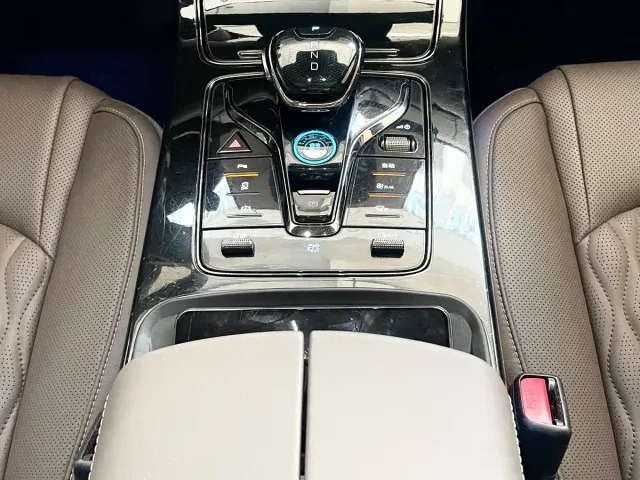 BYD Han — Фото автомобиля 15