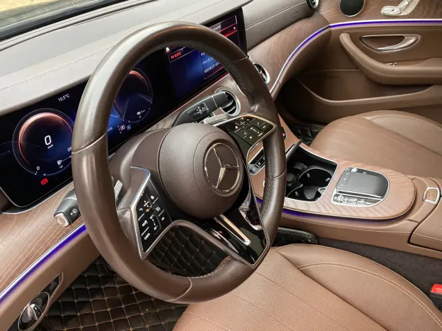 Mercedes-Benz E-Class — Фото автомобиля 10