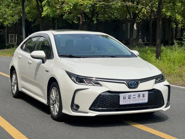 Toyota Corolla 2023 1.8L Smart Hybrid Dual Engine Elite Edition — Фото автомобиля 3
