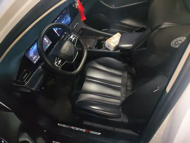Roewe D7 — Фото автомобиля 16