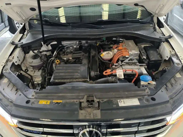 Volkswagen Tiguan L PHEV — Фото автомобиля 19