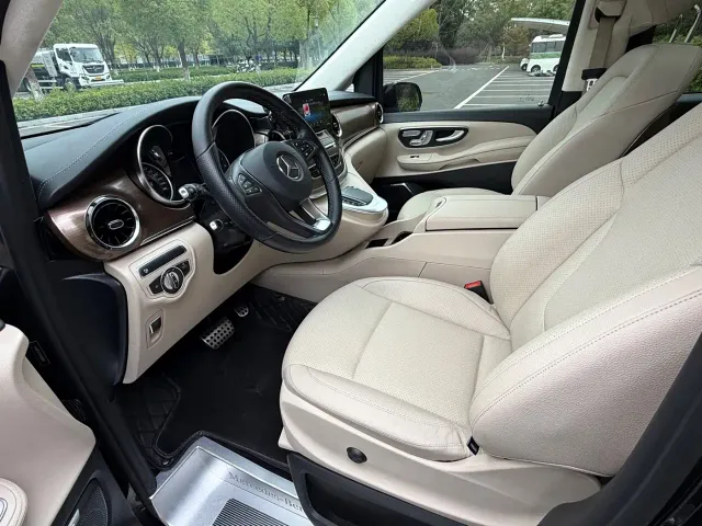 Mercedes-Benz V-Class — Фото автомобиля 4