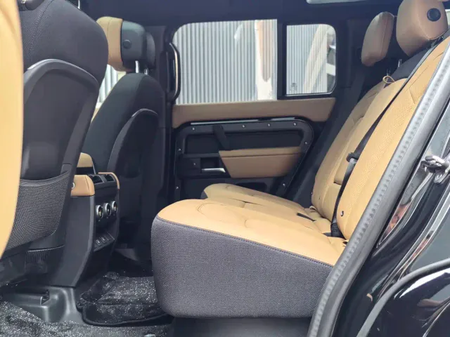 Land Rover Land Rover Defender 2025 110 3.0T P400 -Dynamic HSE — Фото автомобиля 13
