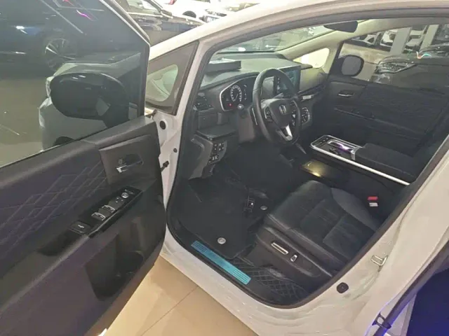Honda Elysion — Фото автомобиля 15