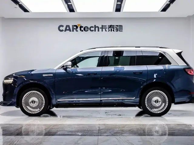 AITO Wenjie AITO M9 2024 Extended Range Ultra 42kWh 6-Seater — Фото автомобиля 3