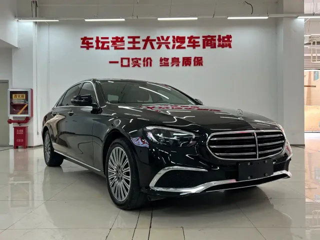 Mercedes-Benz E-Class — Фото автомобиля 3