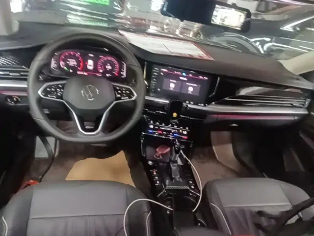 Volkswagen Passat — Фото автомобиля 9