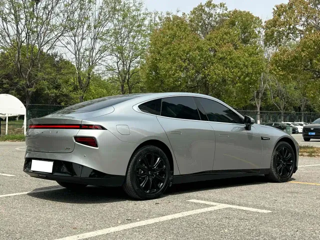 Xpeng P7 — Фото автомобиля 9