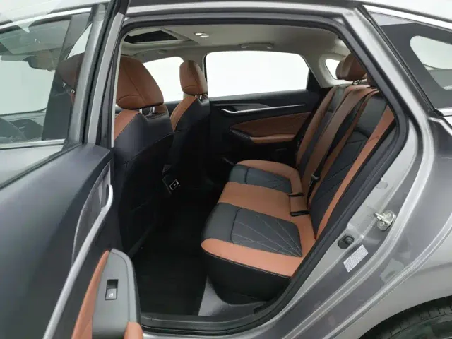 Changan Eado — Фото автомобиля 15