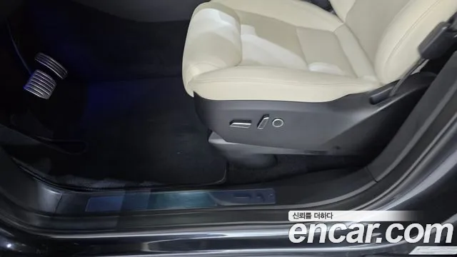 Tesla Model X — Фото автомобиля 28