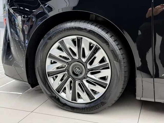 Buick Zhijing Shijia — Фото автомобиля 3