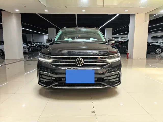Фотография автомобиля — Volkswagen Tiguan L