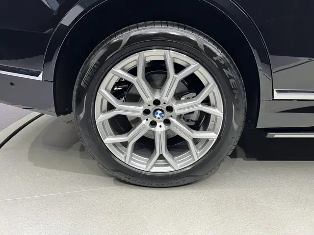 BMW X7 — Фото автомобиля 8