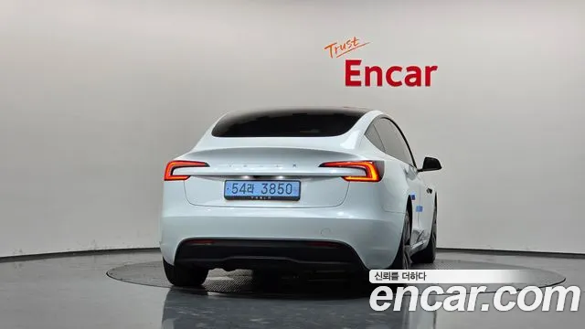 Tesla Model 3 — Фото автомобиля 3