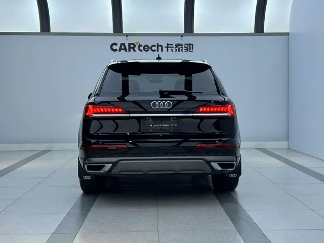 Audi Q7 — Фото автомобиля 5