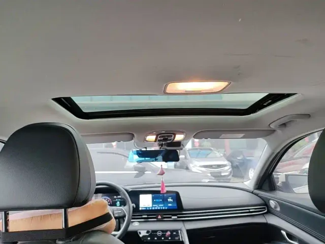 Hyundai Elantra — Фото автомобиля 17