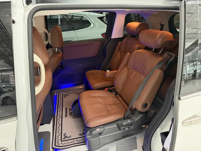 Honda Odyssey — Фото автомобиля 8