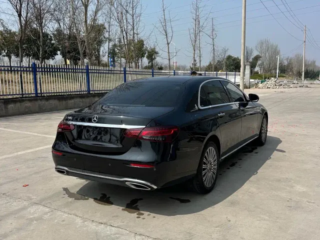 Mercedes-Benz E-Class — Фото автомобиля 8