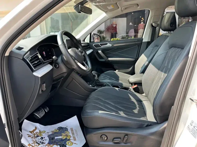 Volkswagen Tiguan L — Фото автомобиля 9