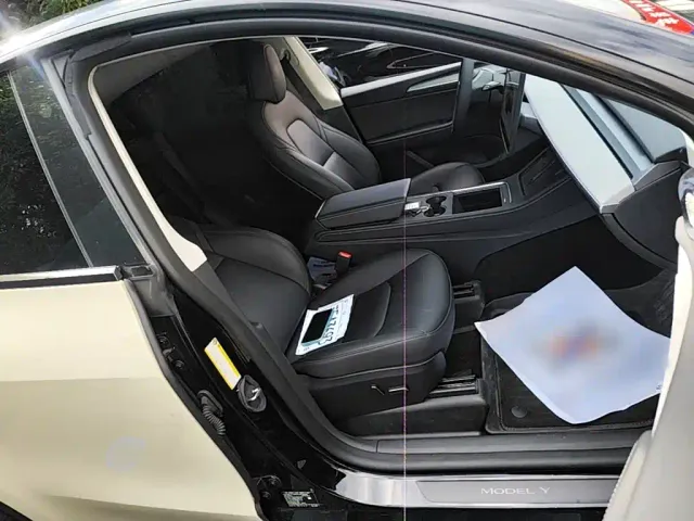 Tesla Model Y — Фото автомобиля 24